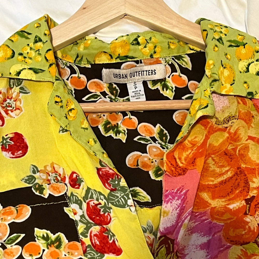 Urban Outfitters Urban Renewal Vintage Fabric Short Sleeve Button-up Shirt